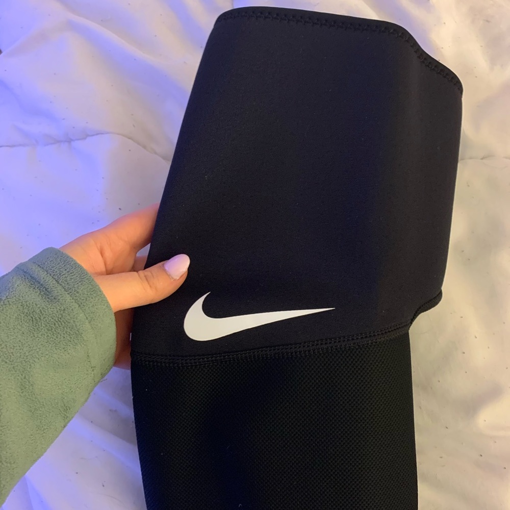Nike knee sleeve 2.0